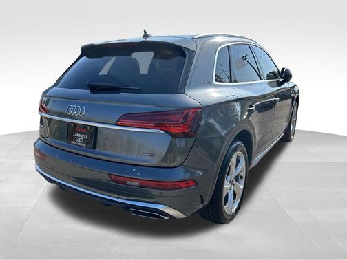 2022 Audi Q5 45 S line Premium Plus