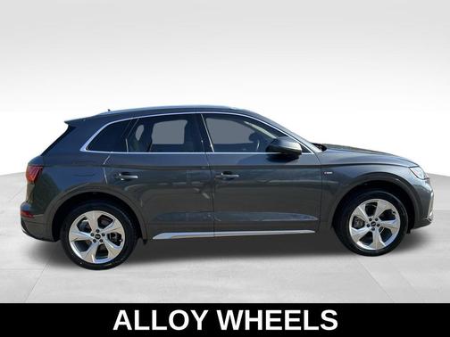 2022 Audi Q5 45 S line Premium Plus