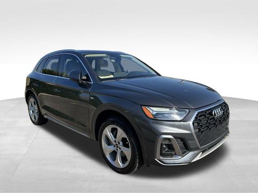 2022 Audi Q5 45 S line Premium Plus