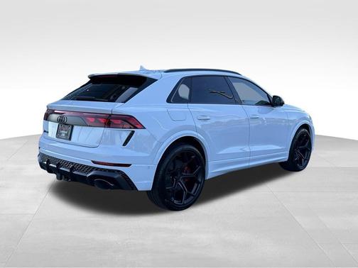 Glacier White Metallic 2026 Audi RS Q8 4.0T