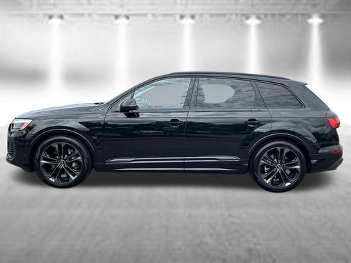Mythos Black Metallic 2025 Audi Q7 55 Premium Plus