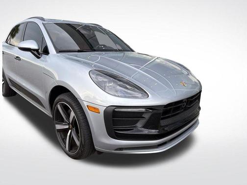 Dolomite Silver Metallic 2024 Porsche Macan Macan