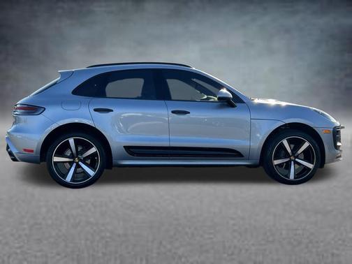 Dolomite Silver Metallic 2024 Porsche Macan Macan