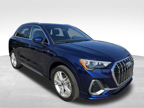 2022 Audi Q3 45 S line Premium