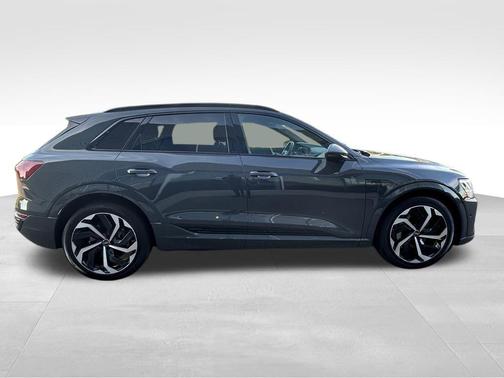 2024 Audi Q8 e-tron Premium Plus