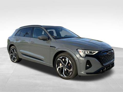 2024 Audi Q8 e-tron Premium Plus
