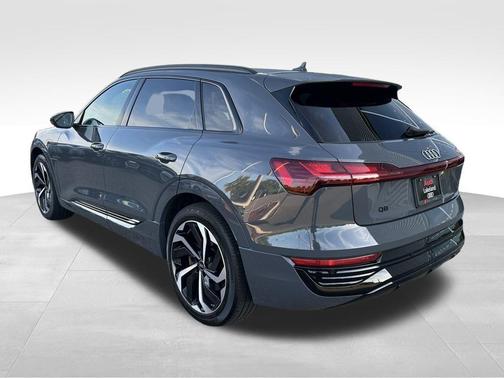 2024 Audi Q8 e-tron Premium Plus