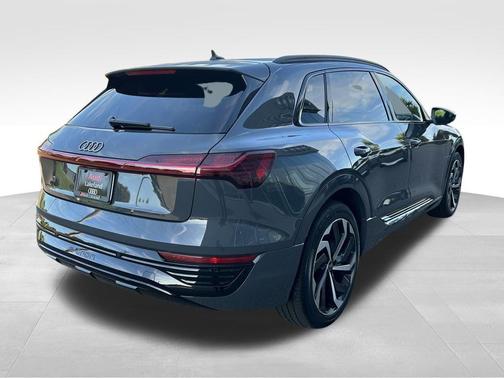 2024 Audi Q8 e-tron Premium Plus