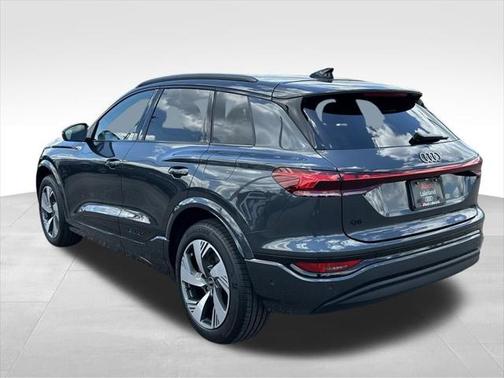 2025 Audi Q6 e-tron Premium Plus quattro