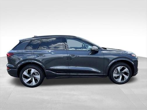 2025 Audi Q6 e-tron Premium Plus quattro
