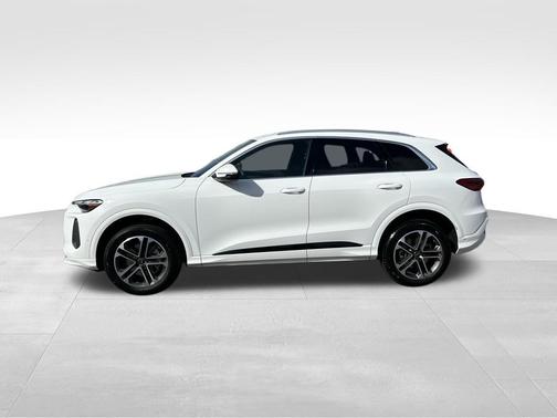 2025 Audi Q5 Premium TFSI quattro S tronic