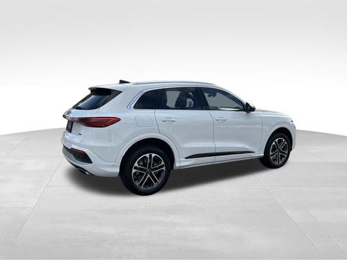 2025 Audi Q5 Premium TFSI quattro S tronic