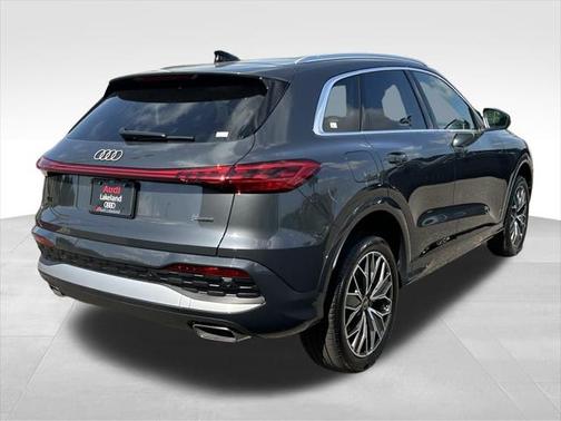2025 Audi Q5 Premium Plus