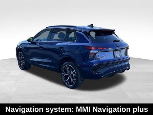Navarra Blue Metallic 2026 Audi Q3 TFSI quattro S tronic