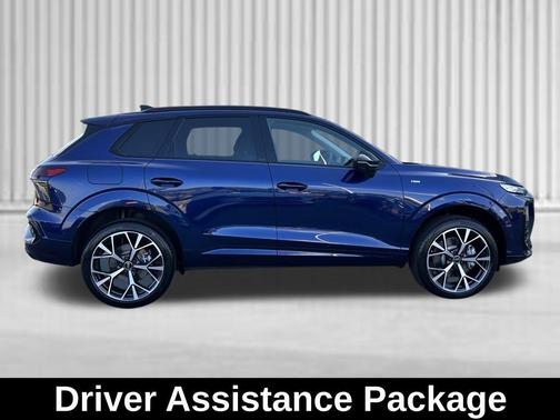 Navarra Blue Metallic 2026 Audi Q3 TFSI quattro S tronic