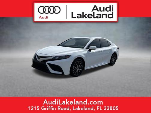 Ice 2023 Toyota Camry SE