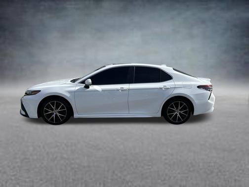 Ice 2023 Toyota Camry SE
