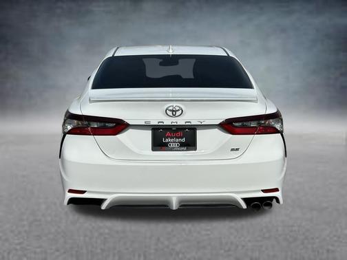 Ice 2023 Toyota Camry SE