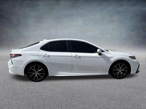 Ice 2023 Toyota Camry SE