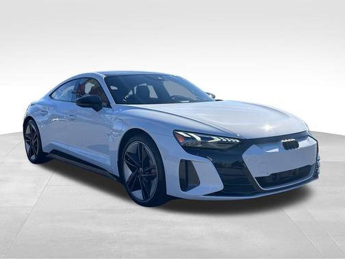 2023 Audi RS e-tron GT Base