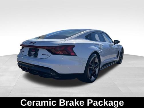 2023 Audi RS e-tron GT Base