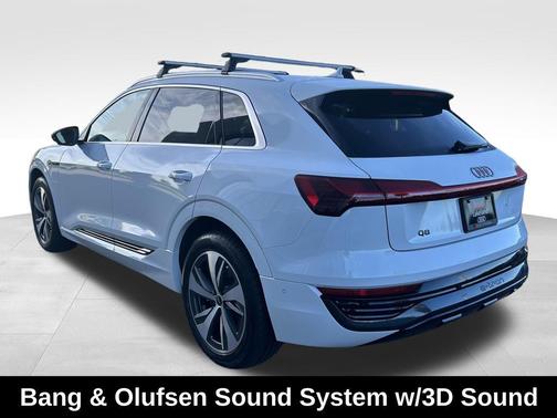 2024 Audi Q8 e-tron Premium Plus