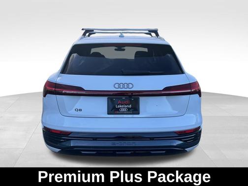 2024 Audi Q8 e-tron Premium Plus