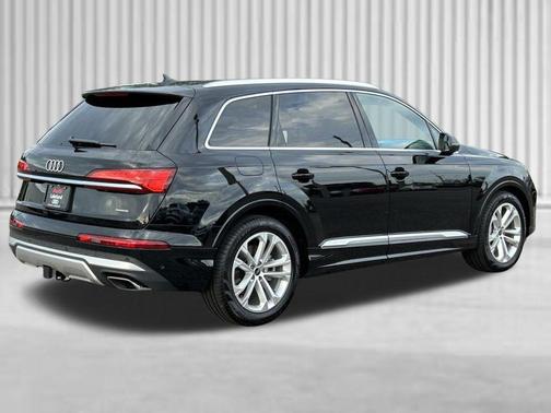 Mythos Black Metallic 2026 Audi Q7 55 Premium Plus