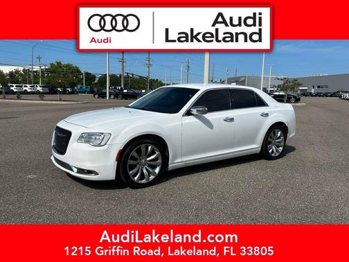 Bright White Clearcoat 2018 Chrysler 300 Limited