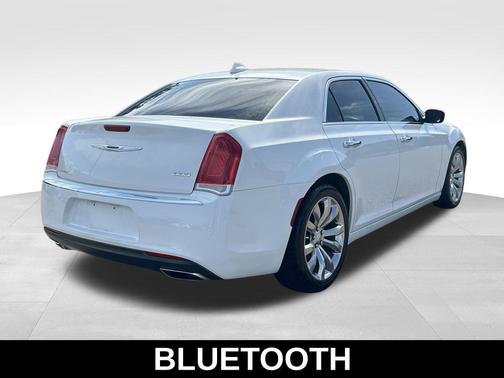 Bright White Clearcoat 2018 Chrysler 300 Limited