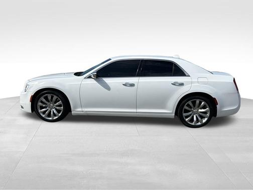 Bright White Clearcoat 2018 Chrysler 300 Limited
