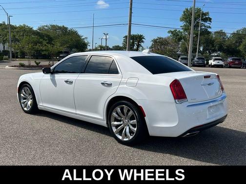Bright White Clearcoat 2018 Chrysler 300 Limited
