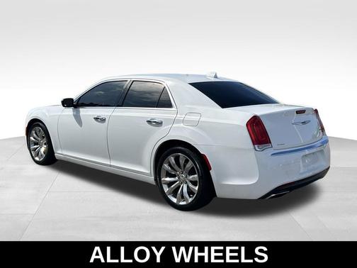Bright White Clearcoat 2018 Chrysler 300 Limited