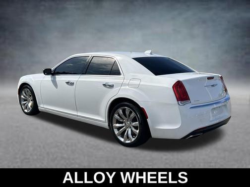Bright White Clearcoat 2018 Chrysler 300 Limited