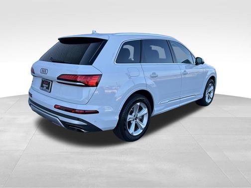 2025 Audi Q7 55 Premium
