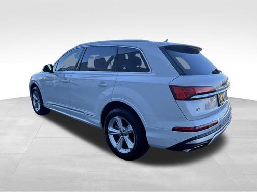 2025 Audi Q7 55 Premium