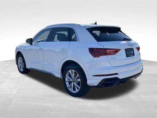 2022 Audi Q3 45 S line Premium