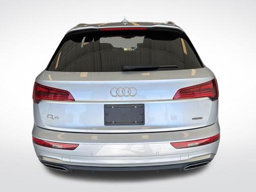 2022 Audi Q5 45 S line Prestige