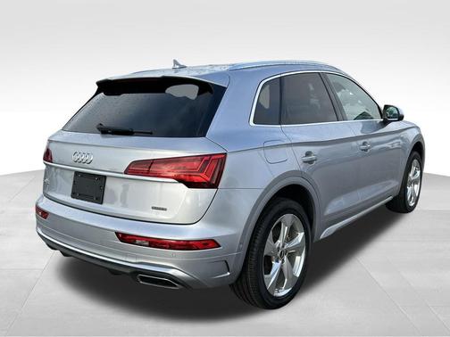 2022 Audi Q5 45 S line Prestige