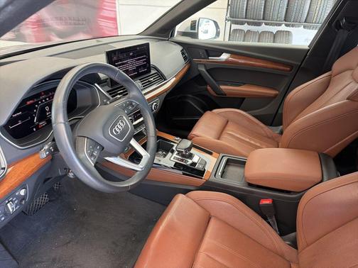 2022 Audi Q5 45 S line Prestige