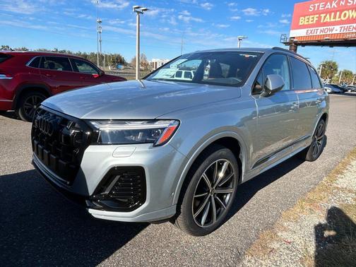 2026 Audi Q7 45 Premium Plus