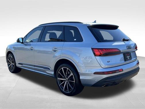 2026 Audi Q7 45 Premium Plus