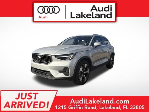 2023 Volvo XC40 B5 Plus Bright Theme