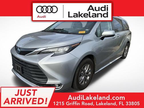 2024 Toyota Sienna XLE