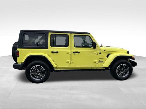 2023 Jeep Wrangler 4-Door Sahara 4x4