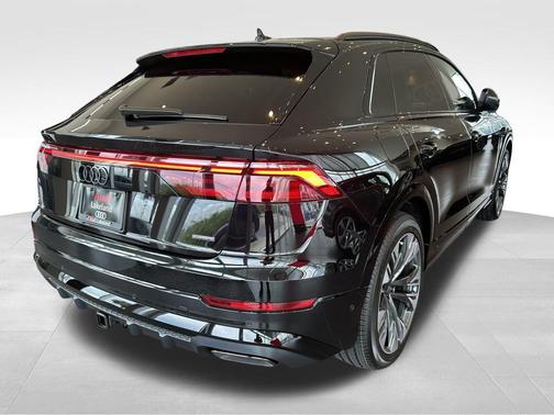 2025 Audi Q8 55 Premium Plus