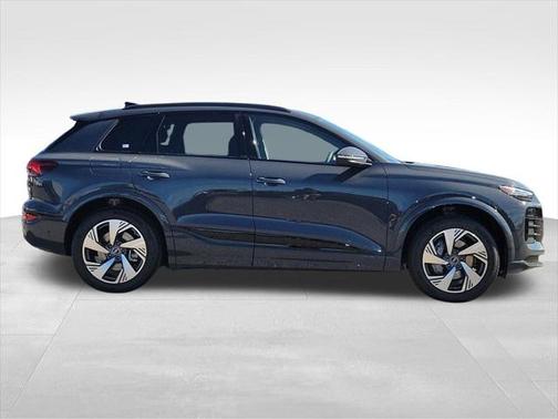 2025 Audi Q6 e-tron Premium Plus quattro