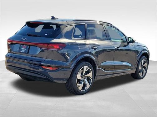 2025 Audi Q6 e-tron Premium Plus quattro
