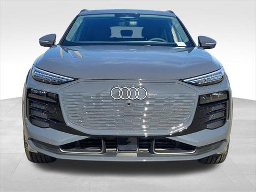 2025 Audi Q6 e-tron Premium Plus quattro