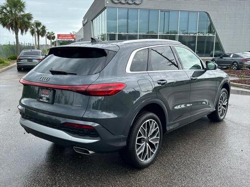 2025 Audi Q5 Premium Plus